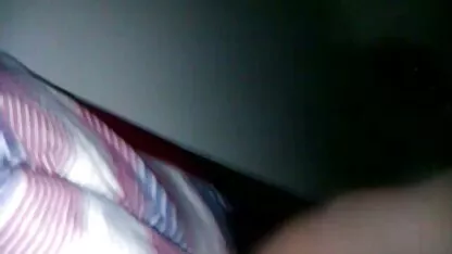 Junges Mädchen, das vor der Kamera nackt wird kostenlose private fickfilme