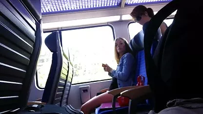 Capri Cavanni macht einen rauchenden Heimfilm und masturbiert deutsche neue pornofilme dann