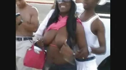 Entzückender Dani in lesbischer Aktion deutsche anal sex filme