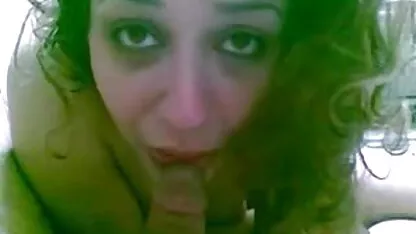 18yo kostenlose amateur sexfilme Busty Buffy spielt mit ihren großen Bobbys und ihrer Banane