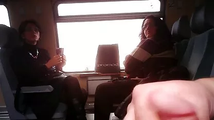 Masturbieren in doppelschichtigem gute deutsche sexfilme Nylon & Sperma auf rasierter Muschi