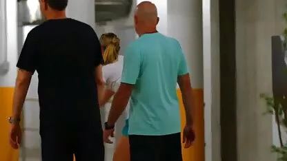 Heiße Brünette fickt Schwanz geile swinger filme