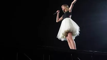 Blond deutsche home porn mit riesigen Melonen.