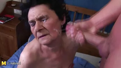 Opa Gustavo wird von seiner jungen kostenlose deutsche private sexfilme Magd scharf gefickt