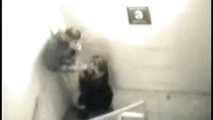 Eine deutscher jugend porno gründliche Rasur.